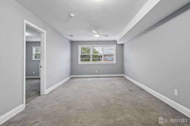 Building Photo - 396 College Dr