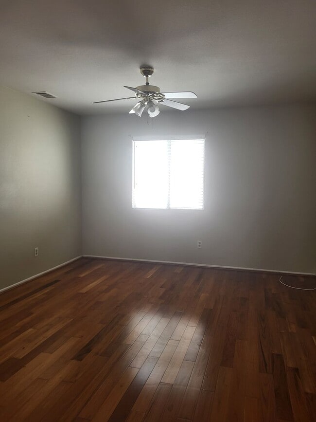 Building Photo - 44745 Longfellow Ave