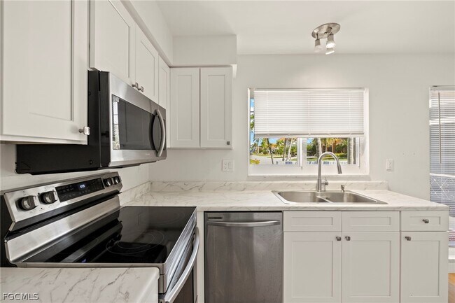 Building Photo - 5738 SW 1st Ct