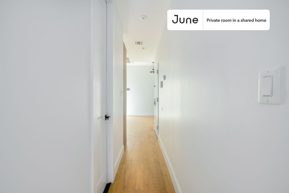 Building Photo - Room in Shared 3 bed/1 bath home