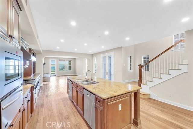 Building Photo - 31 Cezanne