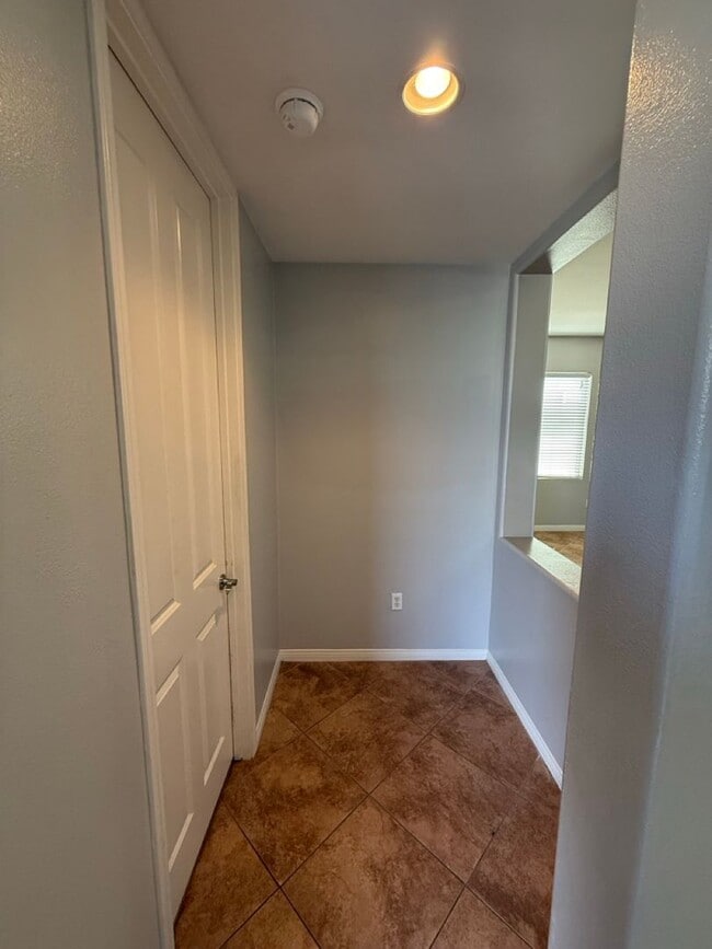 Building Photo - 10317 Titanium St