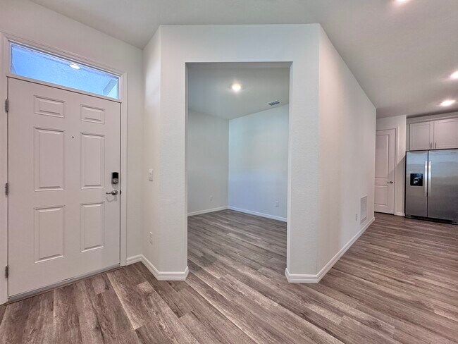 Building Photo - 2697 Kinsale Ln