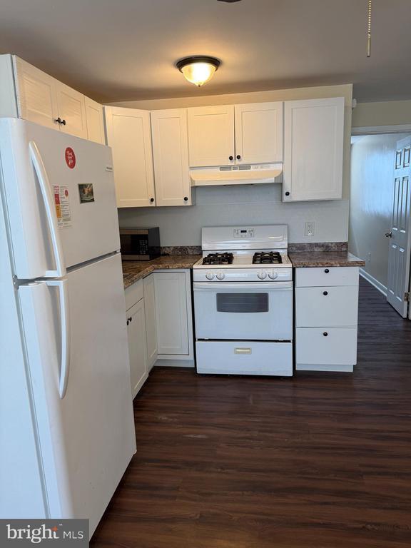 Building Photo - 7122 Clinton Rd