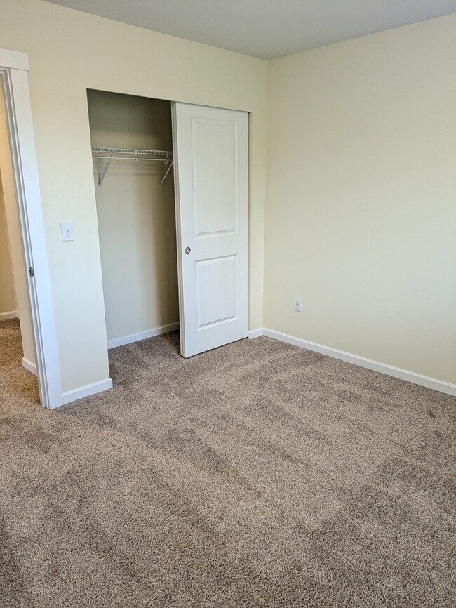 Building Photo - 27333 15th Ct S