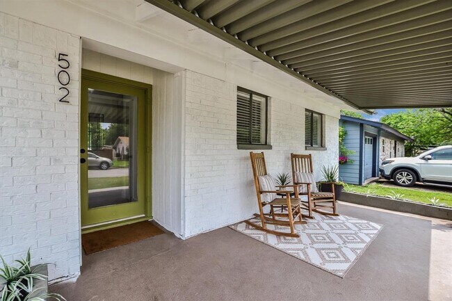 Building Photo - 502 Tilbury Ln