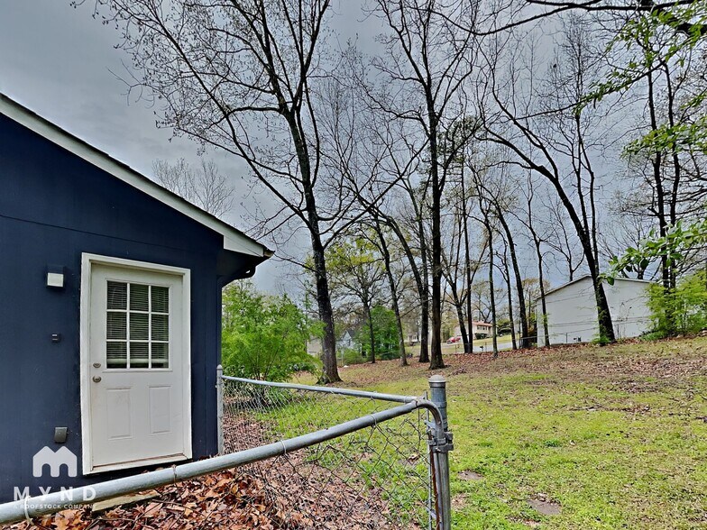 Building Photo - 6500 Kathy Cir