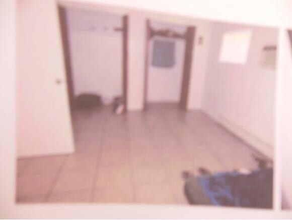 Building Photo - Convenient living, unbeatable location!