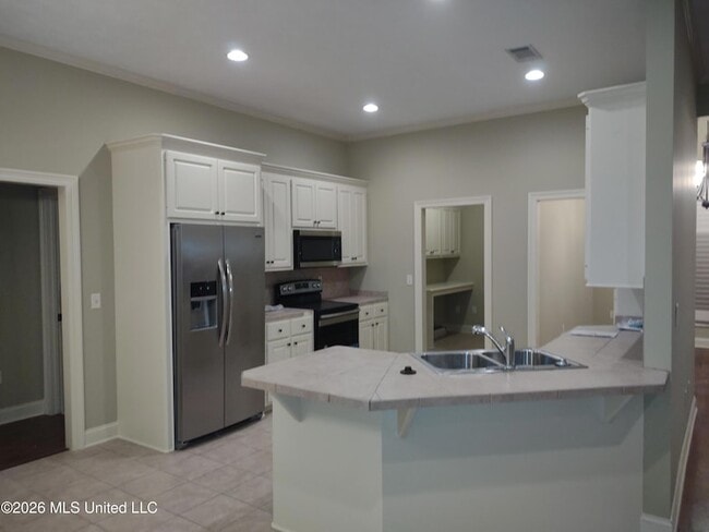 Building Photo - 446 Ash Tree Ln