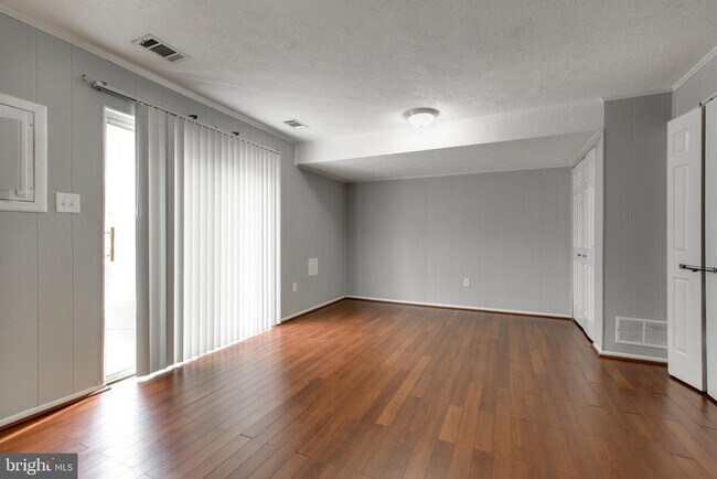 Building Photo - 3570 Lowlen Ct