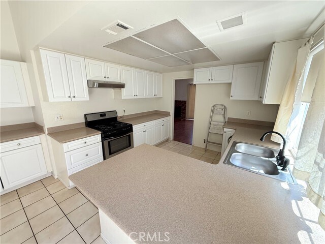 Building Photo - 5948 Quiroz Dr