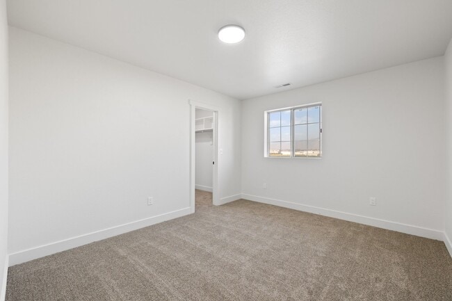 Building Photo - 1635 N 770 W
