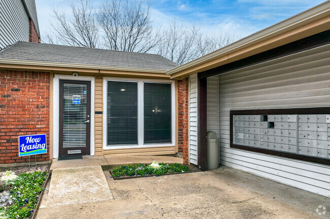 Building Photo - Trinity Park Apartments