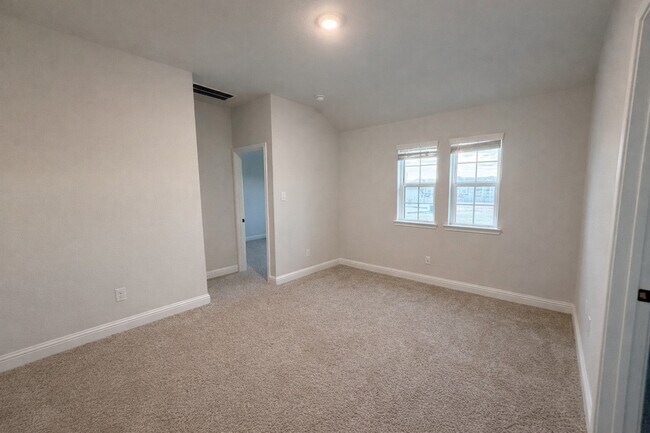 Building Photo - 2307 Birch View Ln