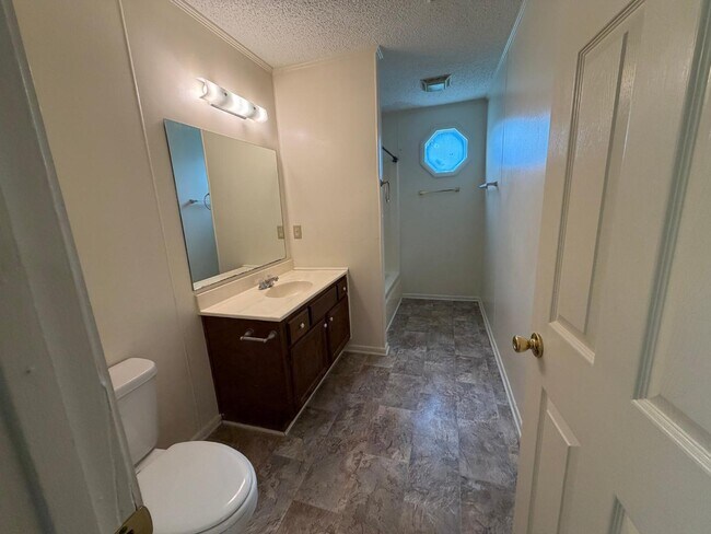 Building Photo - 1506 Idlewild Dr