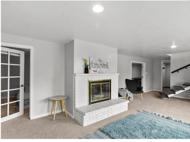 Building Photo - Olympus Cove Home Tucked In to the Benches! Near Park, Schools, Hiking and Skiing!