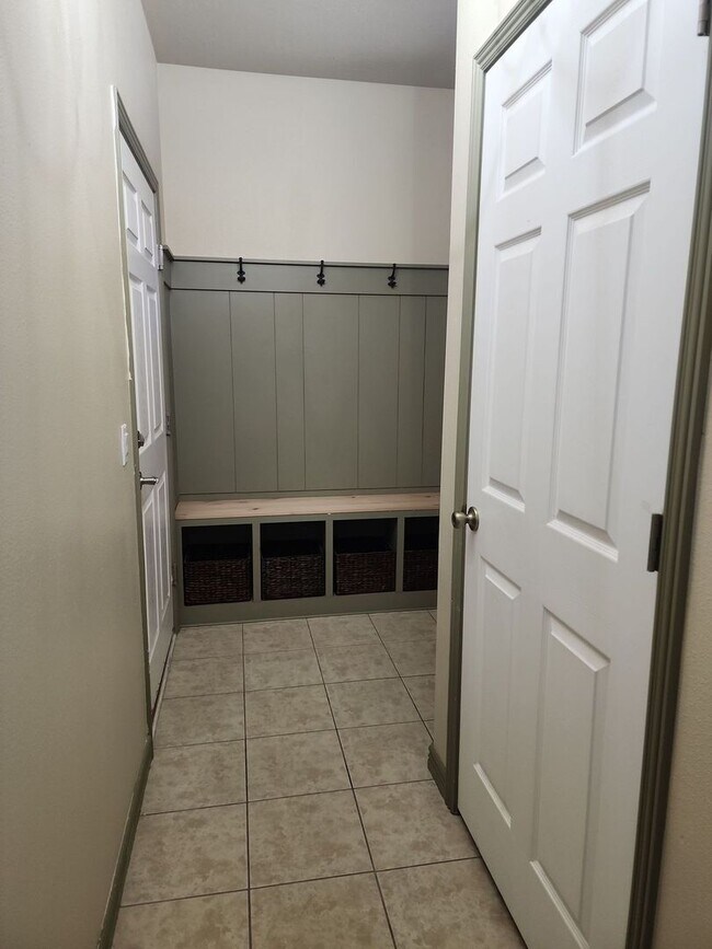 Building Photo - Cedar Crossings Townhome