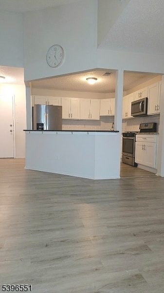 Building Photo - 124 Drake Ln