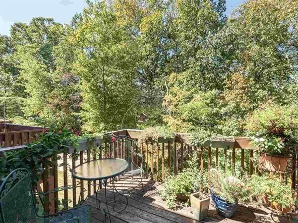 Building Photo - Lovely townhouse in fantastic Durham locat...
