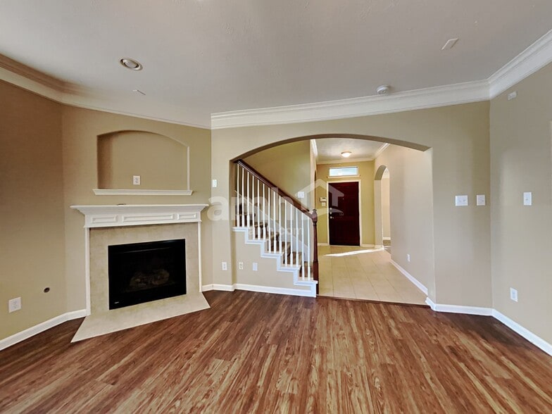 Building Photo - 12403 Fort Dupont Ln