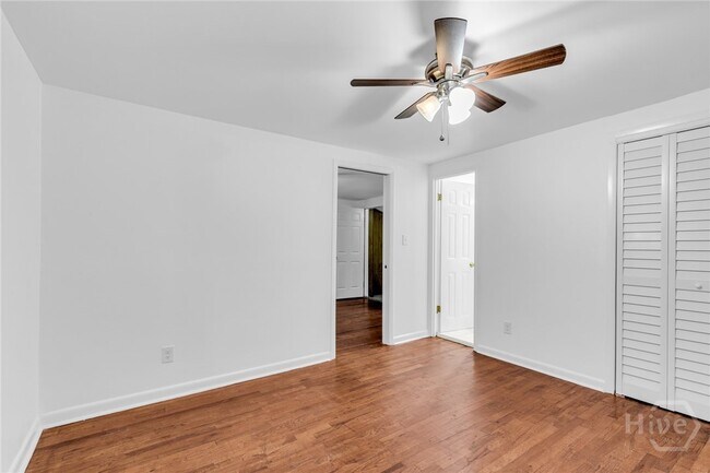 Building Photo - 819 W 51st St