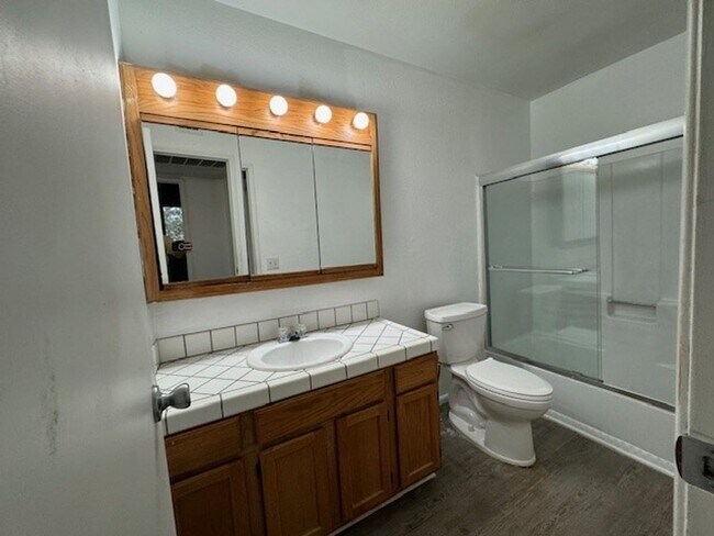 Building Photo - 2 BR Condo near Chaparral Golf & Rotary Park