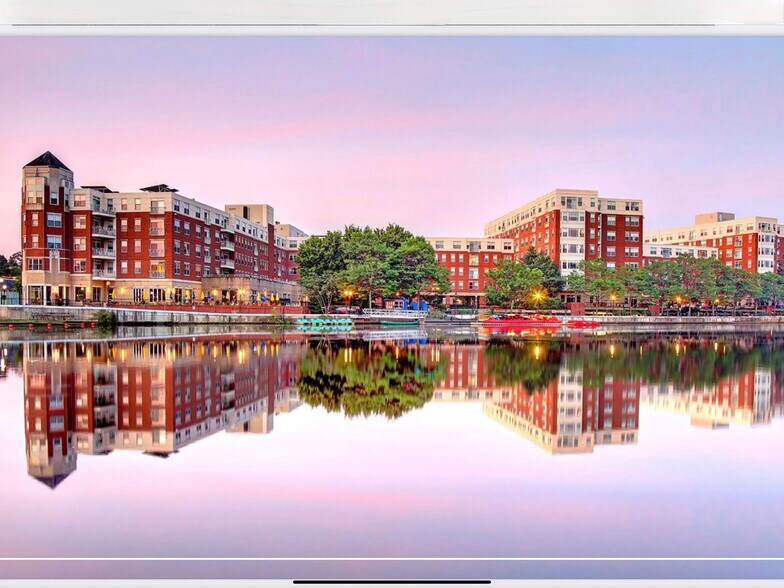 Primary Photo - 16 Maple St