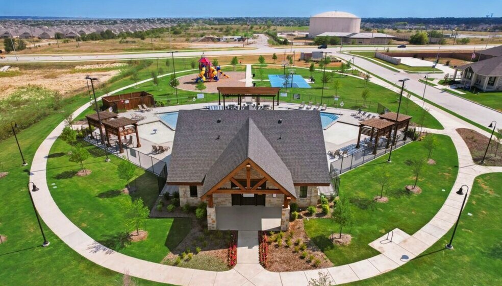 Building Photo - 15020 Reyes Rd