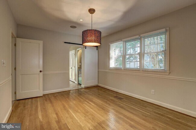 Building Photo - 5119 Manning Dr