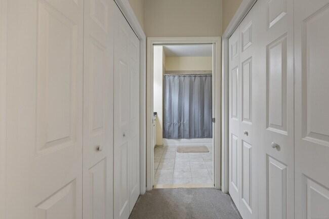 Building Photo - 1 King Philip Dr