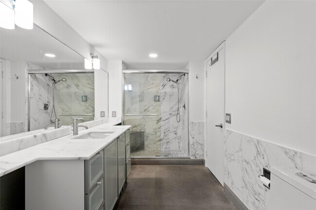 Building Photo - 4900 N Ocean Blvd