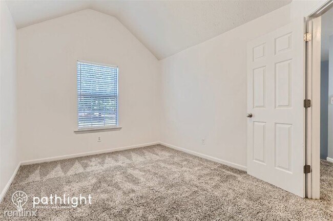Building Photo - 535 Concord Terrace UNIT