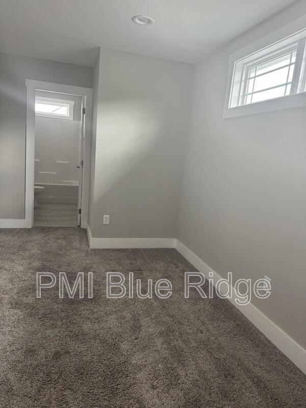 Building Photo - 111 Leyland Cir