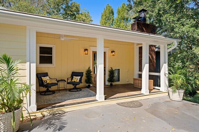 Building Photo - Gated versatile lifestyle property tucked into the heart of Tennessee’s most scenic countryside