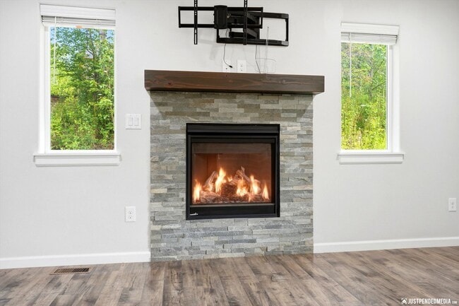 Building Photo - 1553 N Ravens Best Cir
