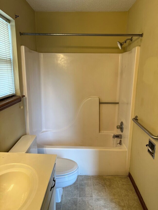 Building Photo - 108 Cambray Cir