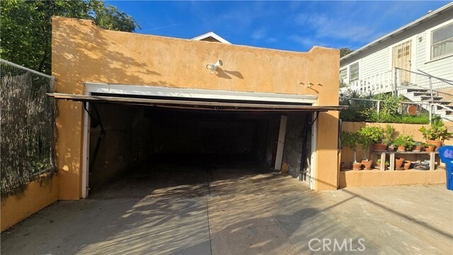 Building Photo - 6179 Oak Crest Way