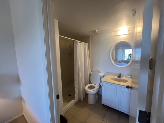 master bath. en suite. walk in shower - 14831 Hole IN 1 Cir