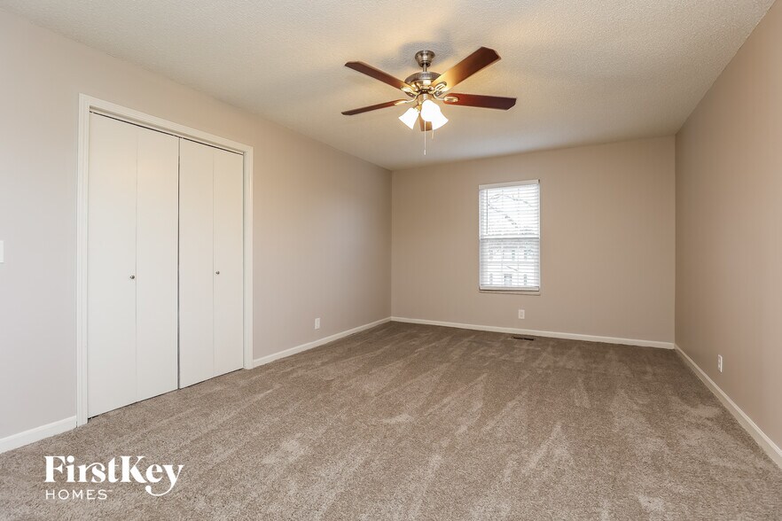 Building Photo - 1013 Carriage Way Ct