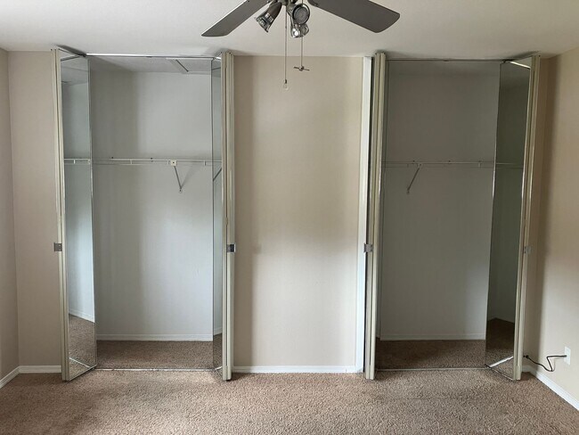 Building Photo - One Bedroom Condo with Loft, One-car Garag...