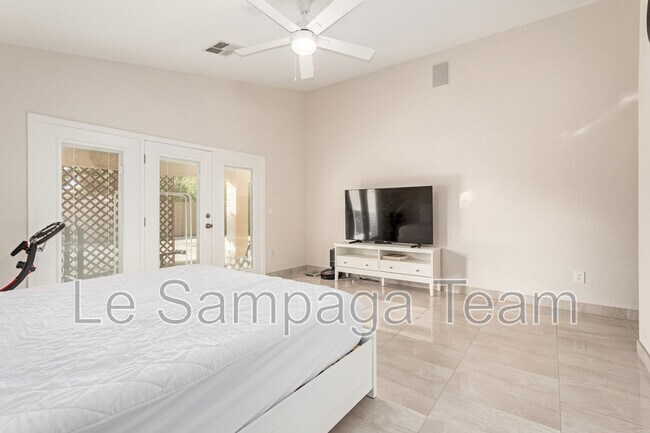 Building Photo - 1448 N Saddle St