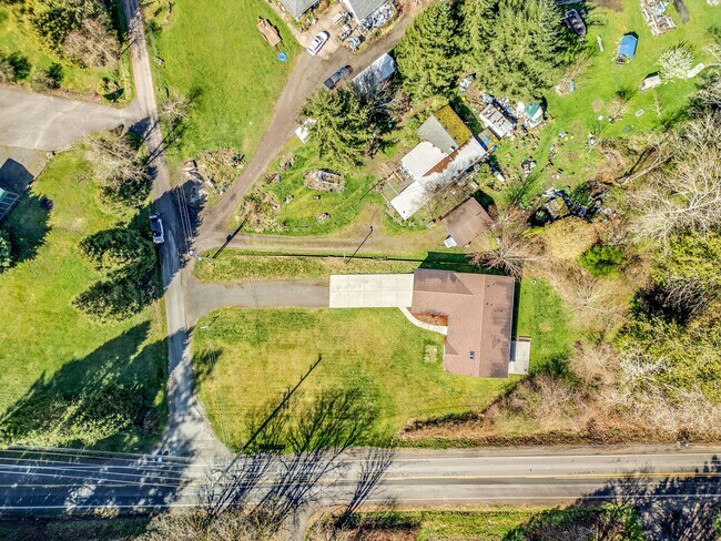 Building Photo - 3 Bedroom Rambler in Quiet Port Orchard Lo...