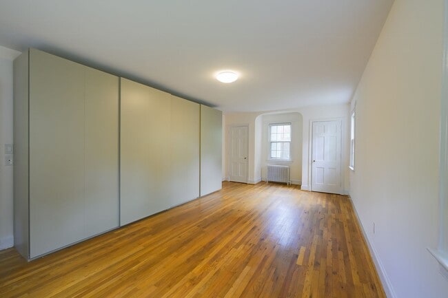 Building Photo - Charming & Spacious Colonial in N Cleveland Park w/Park-Like Rear Garden & Detached Garage
