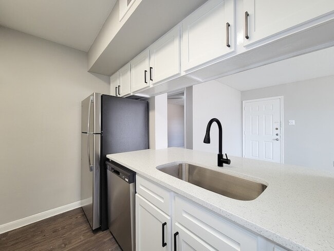 Building Photo - 12335 Antoine Dr