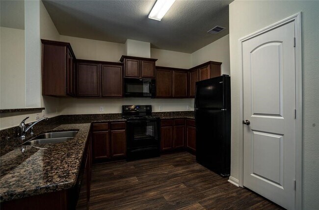 Building Photo - 208 Autumn Berry Ln