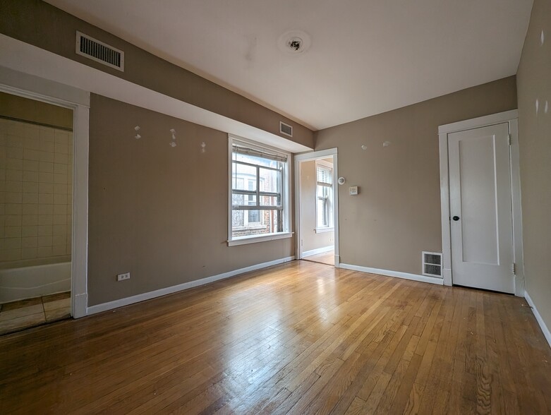 Building Photo - 2659 N Saint Louis Ave