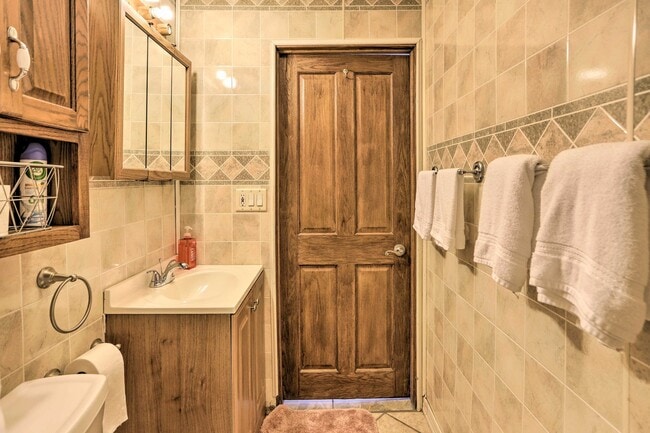 Building Photo - 6851 Nebraska Ave