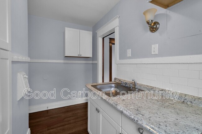 Building Photo - 12 E Depew Ave