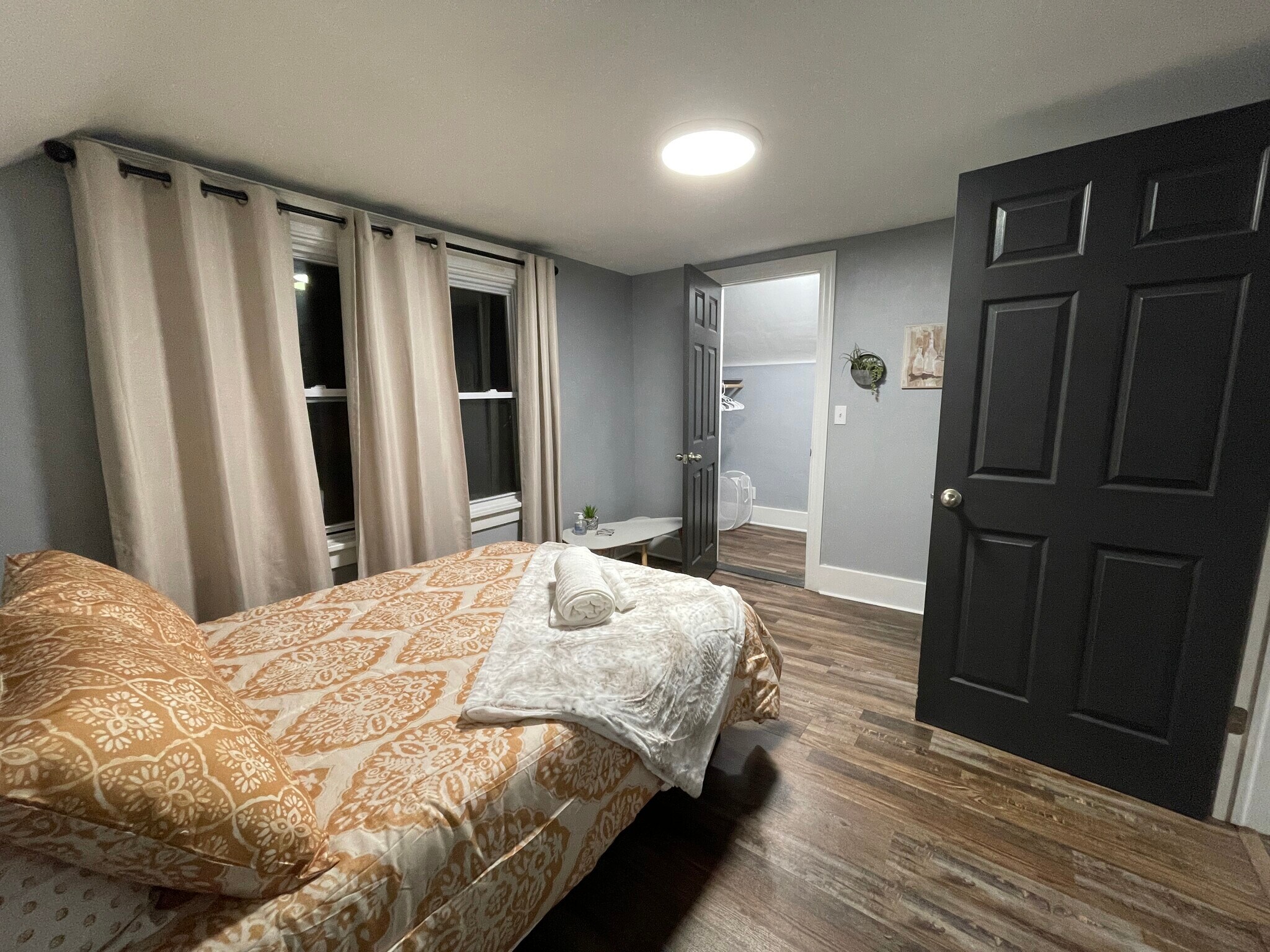 Bedroom 1 looking into walk in closet - 4034 Bailey Ave
