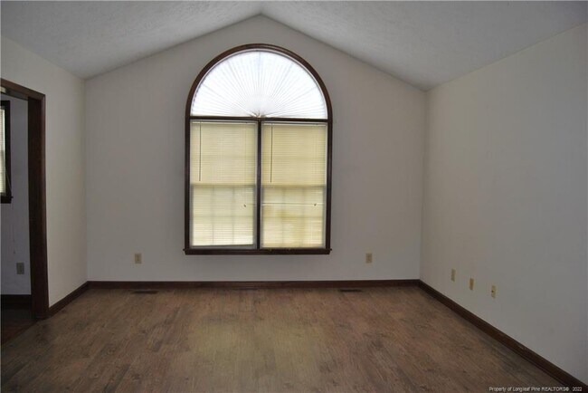 Building Photo - 5837 Maidstone Ln